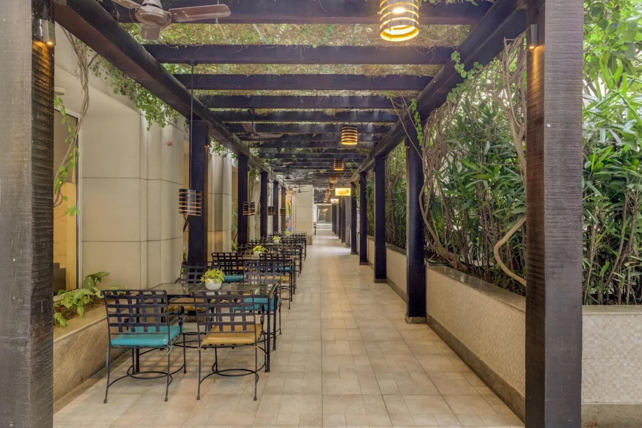Lemon Tree Premier, Delhi Airport Hotel 5*