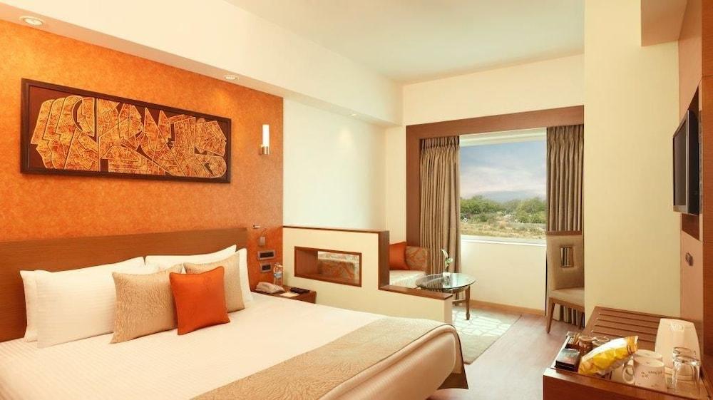 Hotel Lemon Tree Premier, Delhi Airport New Delhi