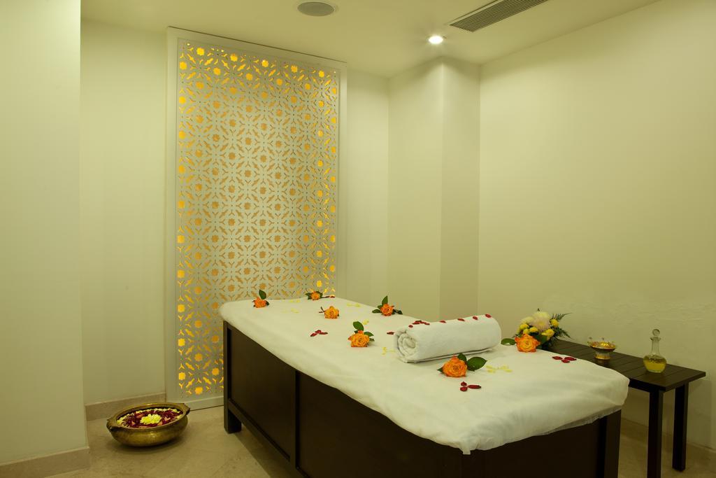 Lemon Tree Premier, Delhi Airport Hotel 5*