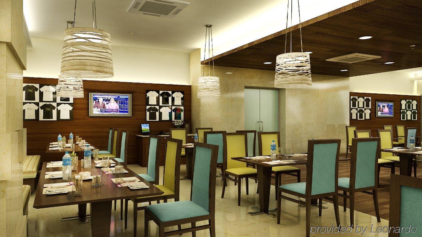 Hotel Lemon Tree Premier, Delhi Airport 5*