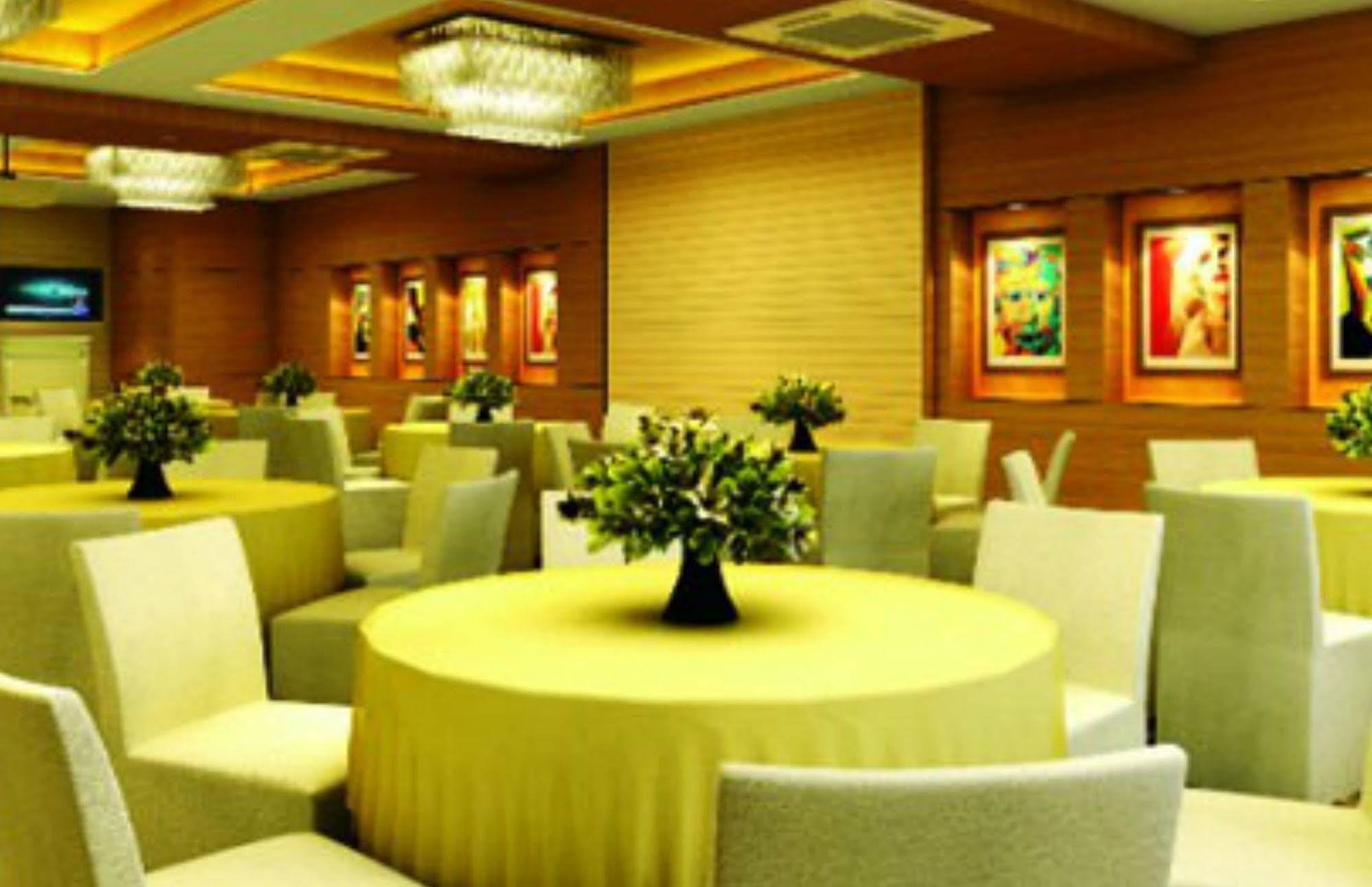 Hotel Lemon Tree Premier, Delhi Airport New Delhi