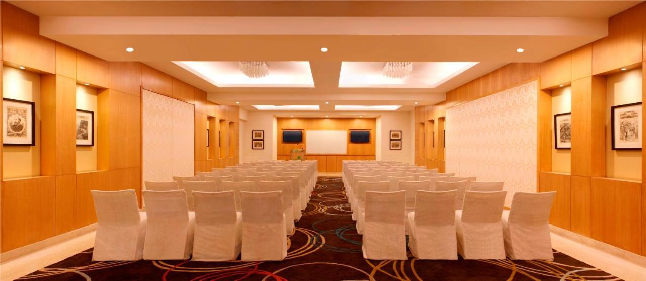 Lemon Tree Premier, Delhi Airport Hotel 5*